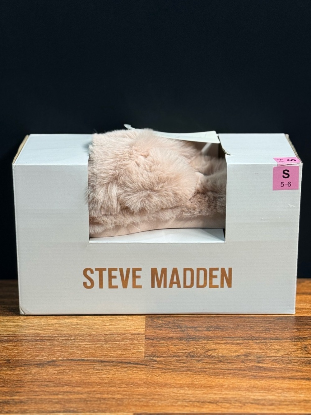 STEVE MADDEN Women’s Slippers (Size S 5-6)